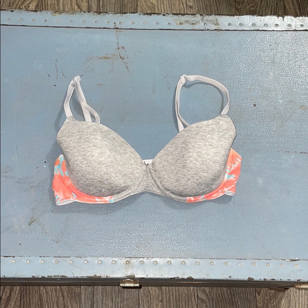 VS Pink T-Shirt Bra